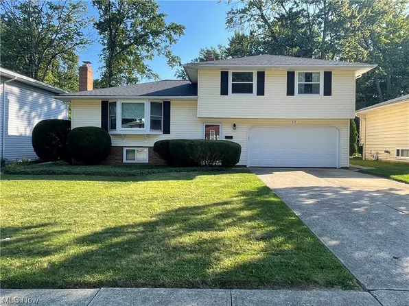 307 E Overlook Dr, Eastlake, OH 44095