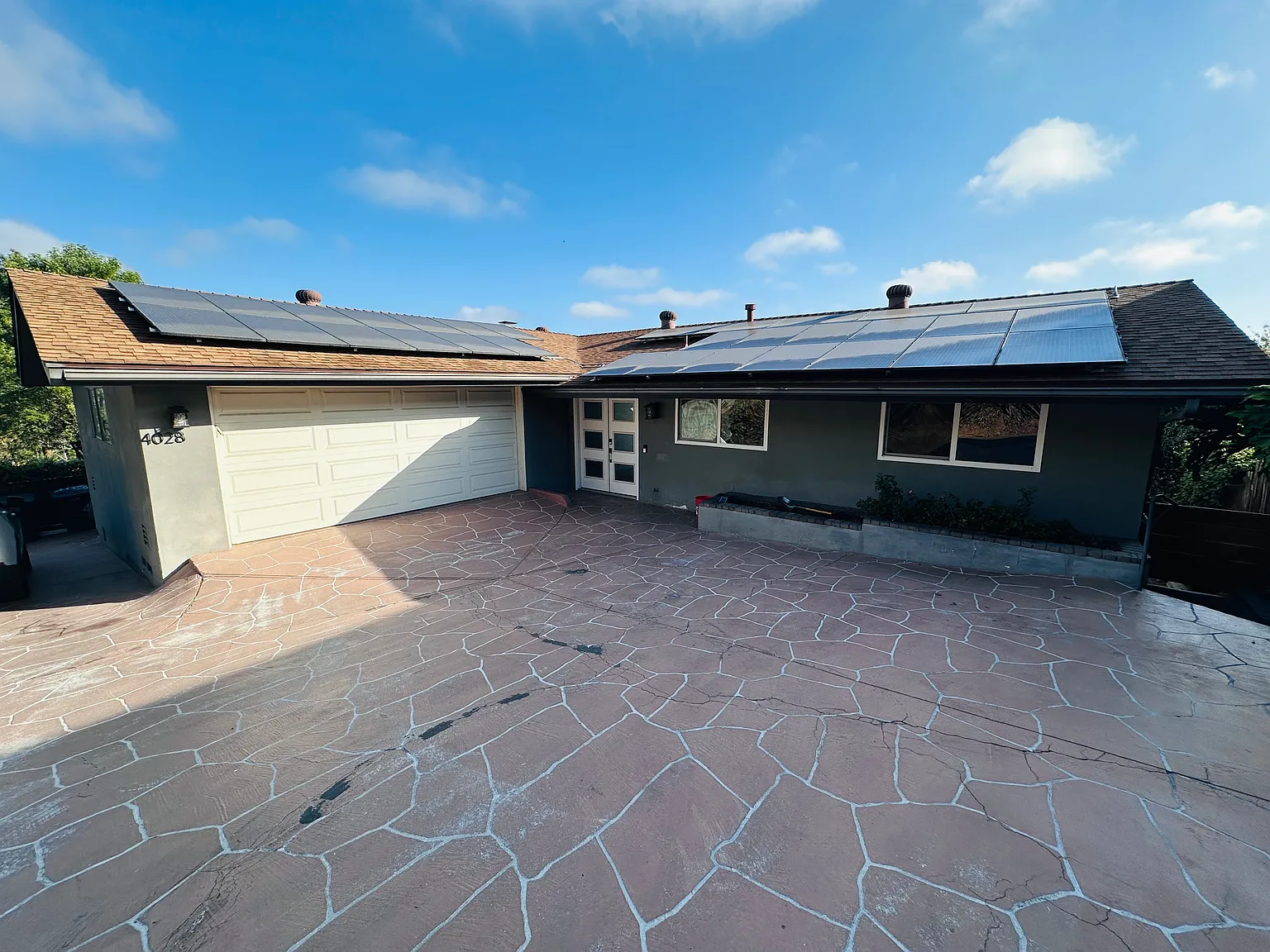 3 bed, 2232 sqft, $5,500 — Photo 1