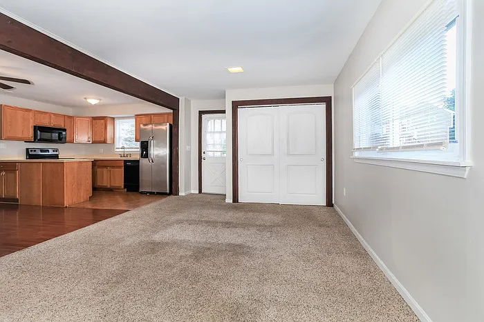 156 Sheridan Ave — Photo 8