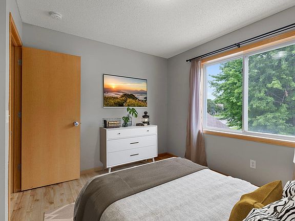 5th image of 1685 Philipp Way