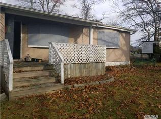 81 Pine Tree Dr, Shirley, NY 11967