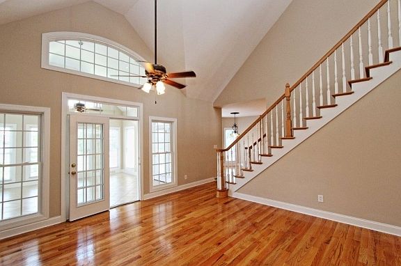 2nd image of 1022 Hackberry Dr