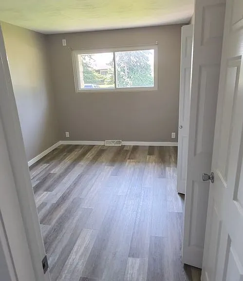 612 W Russ Ave — Photo 11