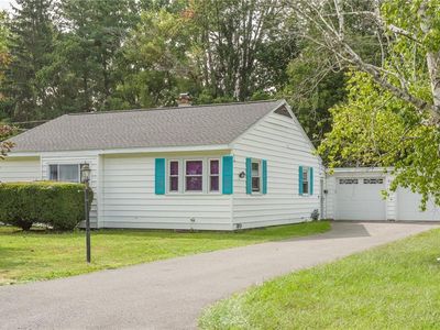 207 George St, North Syracuse, NY, 13212
