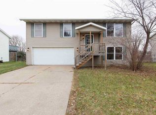 6146 Appomattox Rd, Davenport, IA 52806