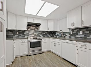 948 W 9th St, San Pedro, CA 90731