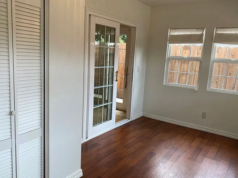 272 Walnut St — Photo 16