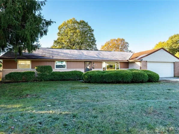 308 Magnolia Dr, Englewood, OH 45322
