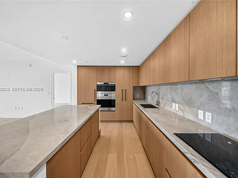 1176 97th St #CU-709 — Photo 12