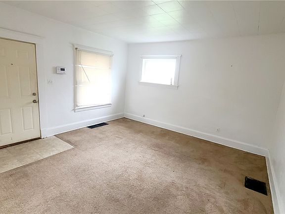 3rd image of 18 Whitney Ave S