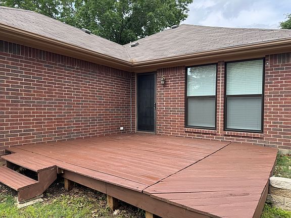 2nd image of 6941 Bentley Ave