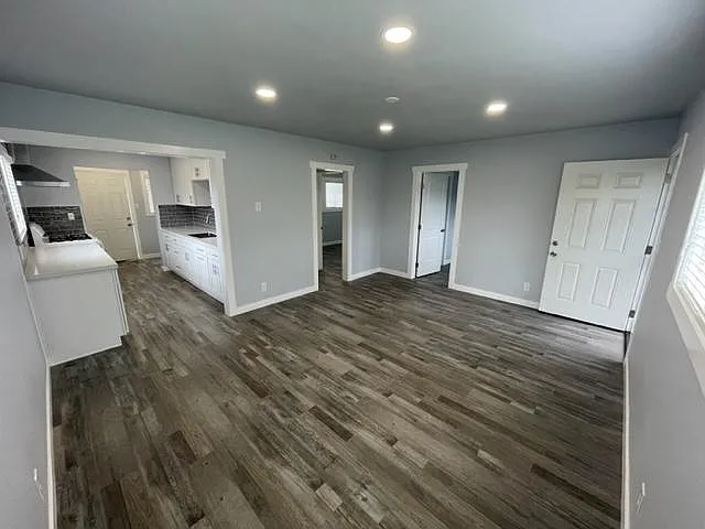 2 bed, 600 sqft, $2,200 — Photo 4