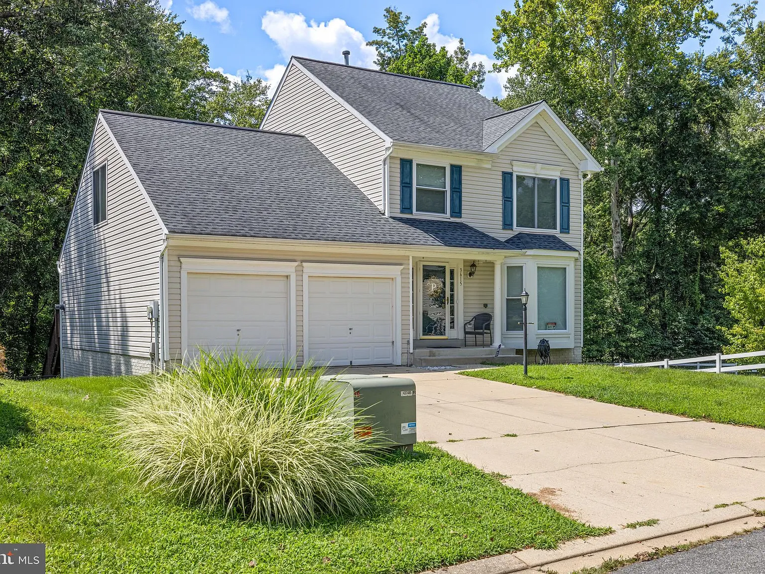 3 bed, 3.5 bath, 2968 sqft, $3,250 — Photo 2