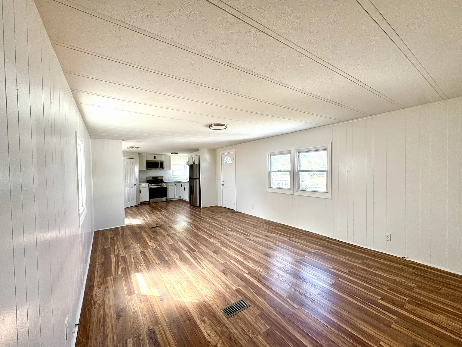 Aviation Estates - Lot 8 — Photo 2