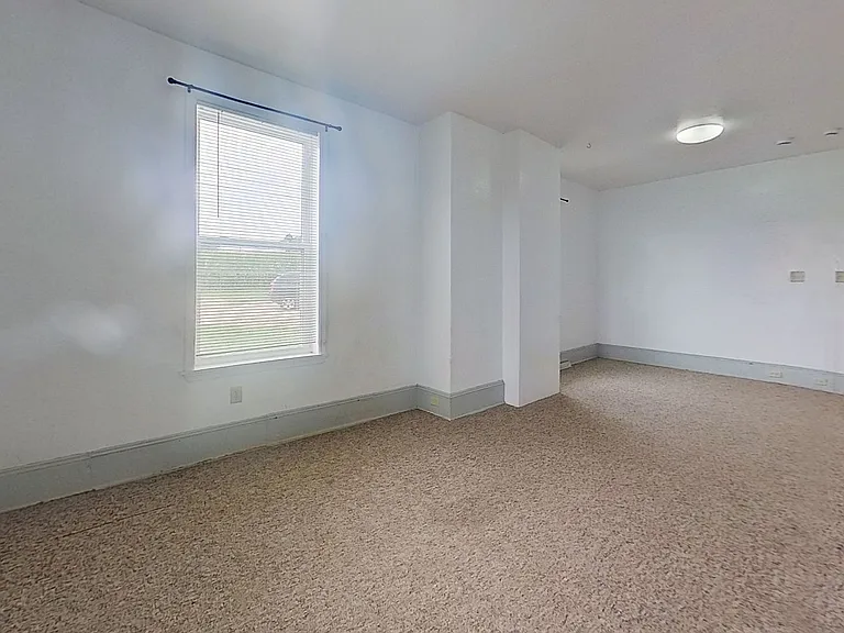 2801 Bridgeview Rd — Photo 3