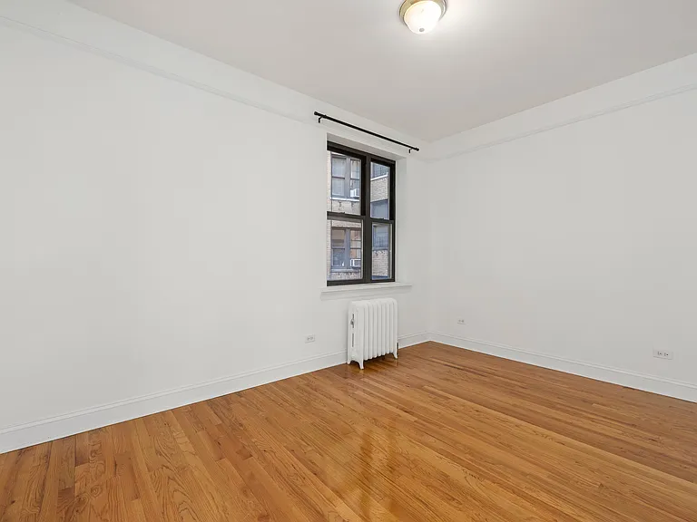 115 W 16th St #228 — Photo 5