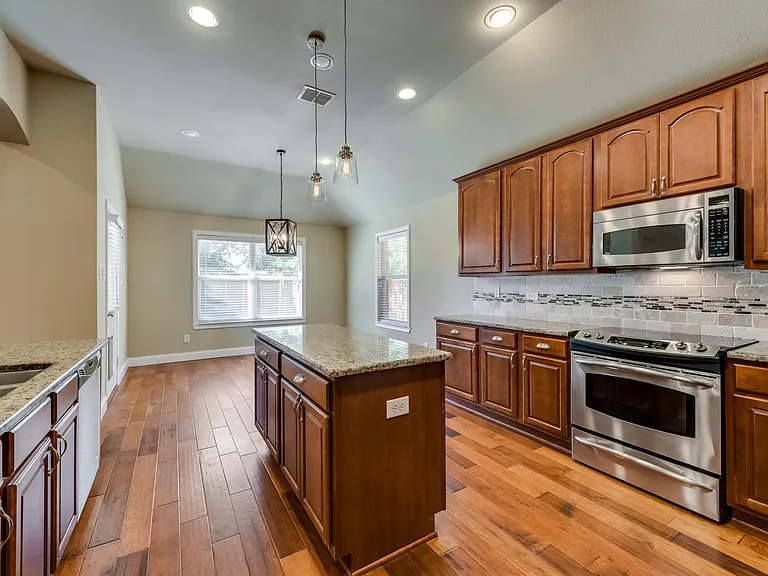 15417 Landing Creek Ln — Photo 7