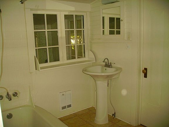 main level bath