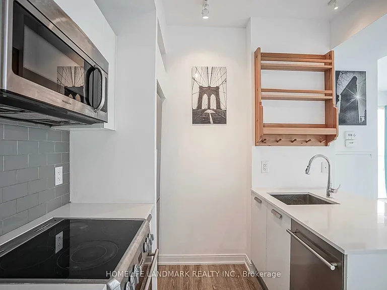 42 Charles St E #3209 — Photo 7