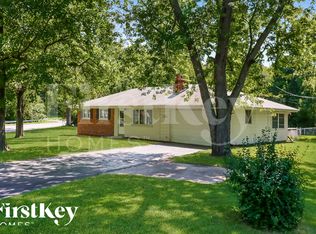 13420 Old Jamestown Rd, Florissant, MO 63033