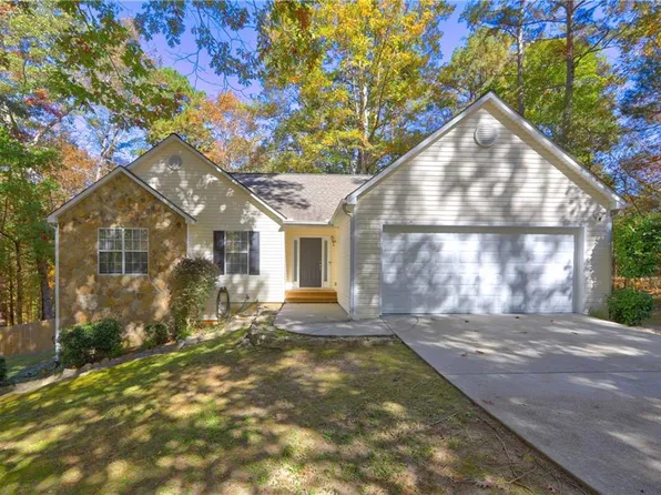 3022 Rockview Dr, Loganville, GA 30052