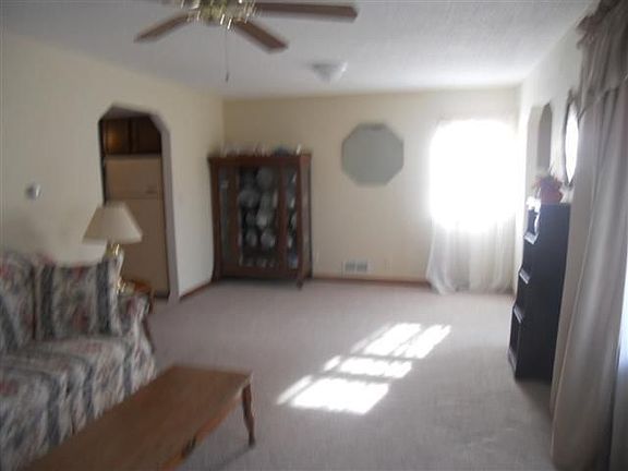 4th image of 2612 Ross St
