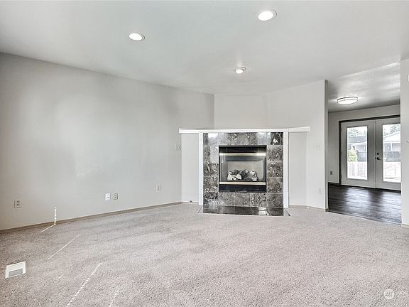 4th image of 5113 30th Street NE