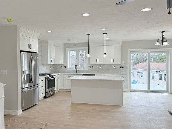 4th image of 3 Memory Ln