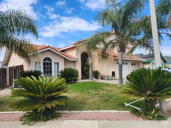 1835 Blossom Ave, Delano, CA 93215