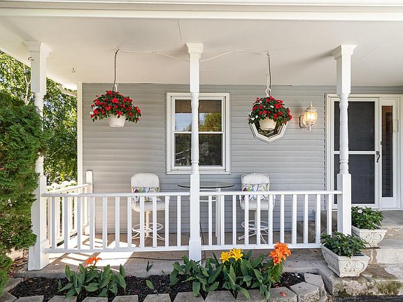 4th image of 3013 Bluffs Dr