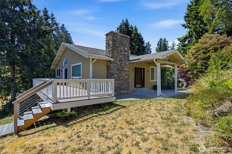 2nd image of 2604 Vincent Way NW