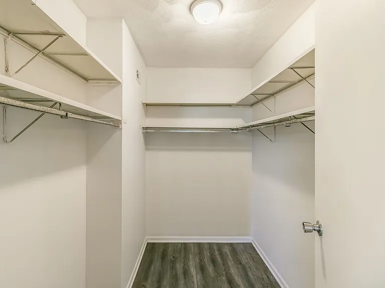 1306 E Miller Road 6114 Beechfield Dr — Photo 13