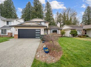 19566 Park Rd, Pitt Meadows, BC V3Y 1B1