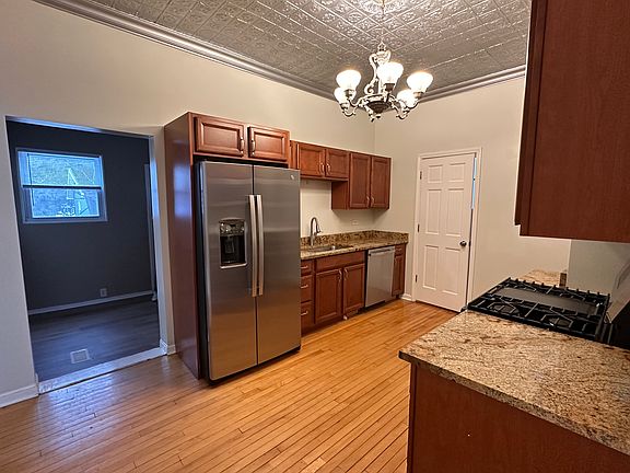 2nd image of 5341 W Giddings St #1