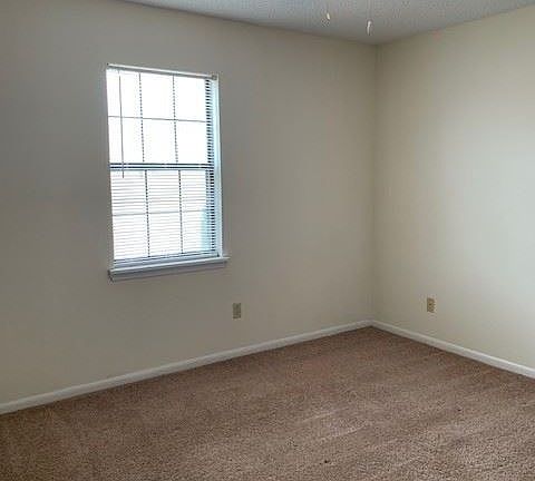 4th image of 1601 Victory St APT C
