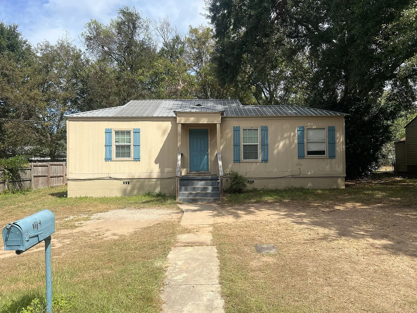 2 bedroom 1 bathroom home — Photo 1