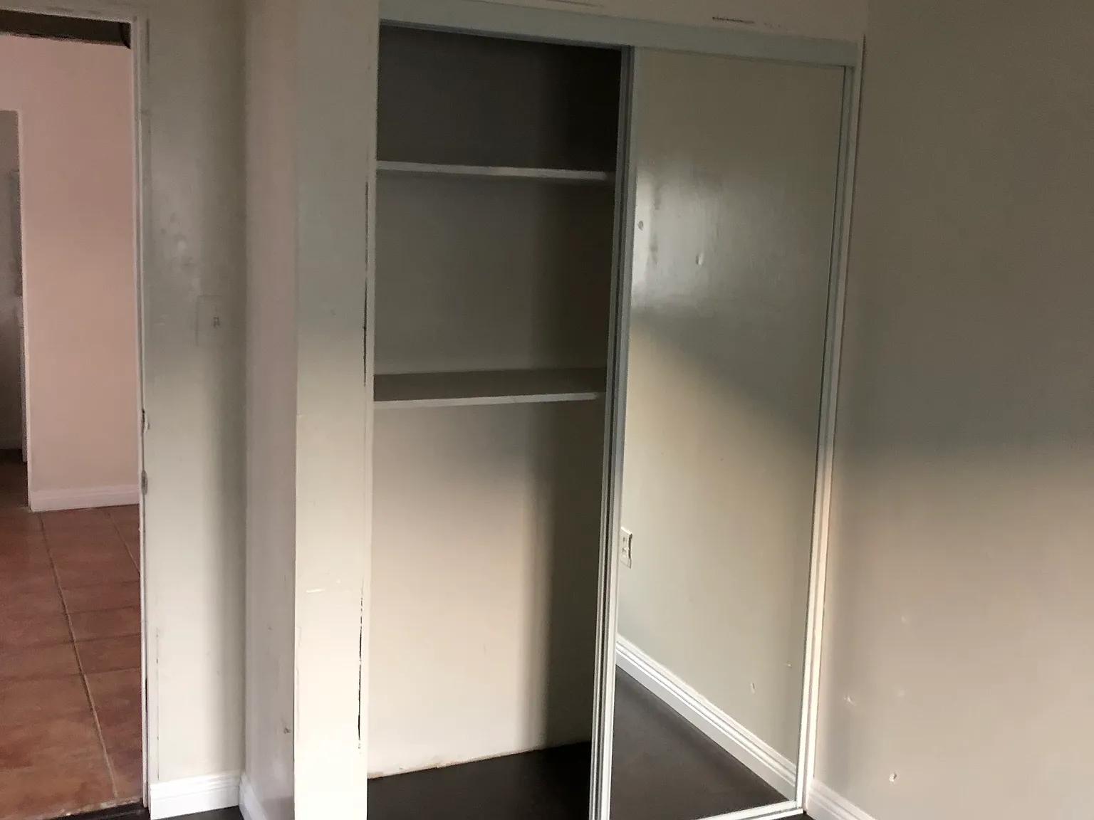 2 bed, 595 sqft, $2,600 — Photo 2