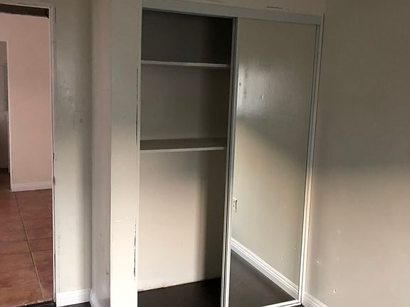 2nd image of 4745 Ivy St #1/2
