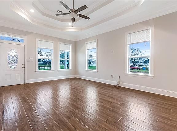 2nd image of 2921 Plaza Dr