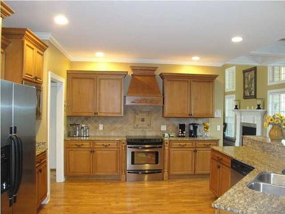 5th image of 9510 Hastings Way
