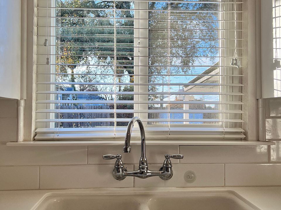 Kitchen sink