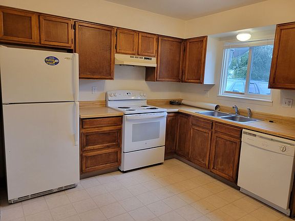 5th image of 1976 Mineola St APT C