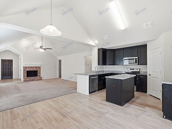 5th image of 422 Greenhaven Dr