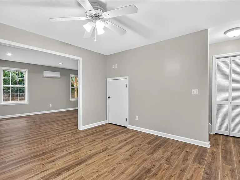 4554 Darrowby Dr — Photo 33