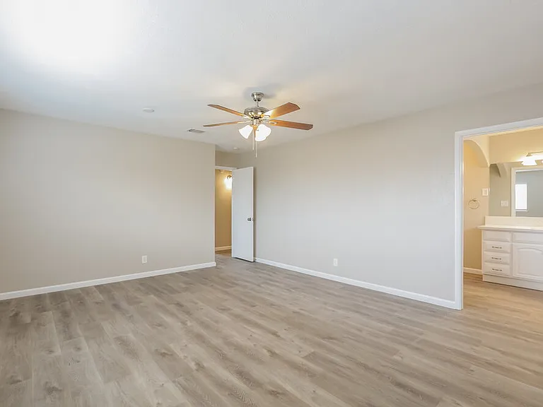 8116 Eginton Ave — Photo 8