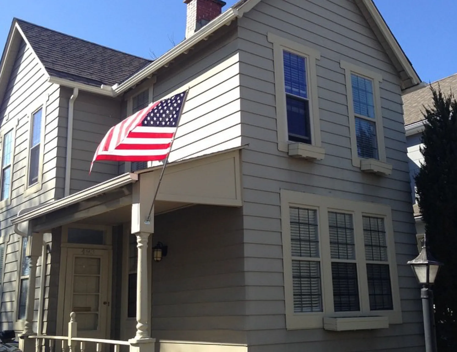 2 bed, 1.5 bath, 1076 sqft, $2,391 — Photo 3