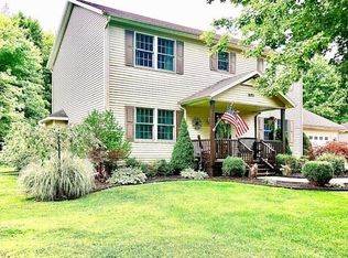 693 Chestnut St, Geneva, OH 44041