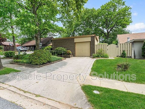 3rd image of 5360 Red Lake Ct