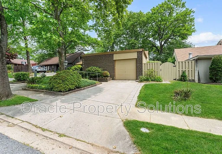 5360 Red Lake Ct — Photo 3