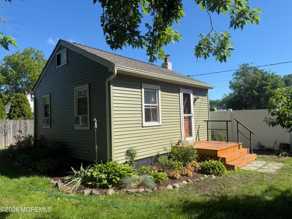 33 Wooley St #B, Aberdeen, NJ 07747